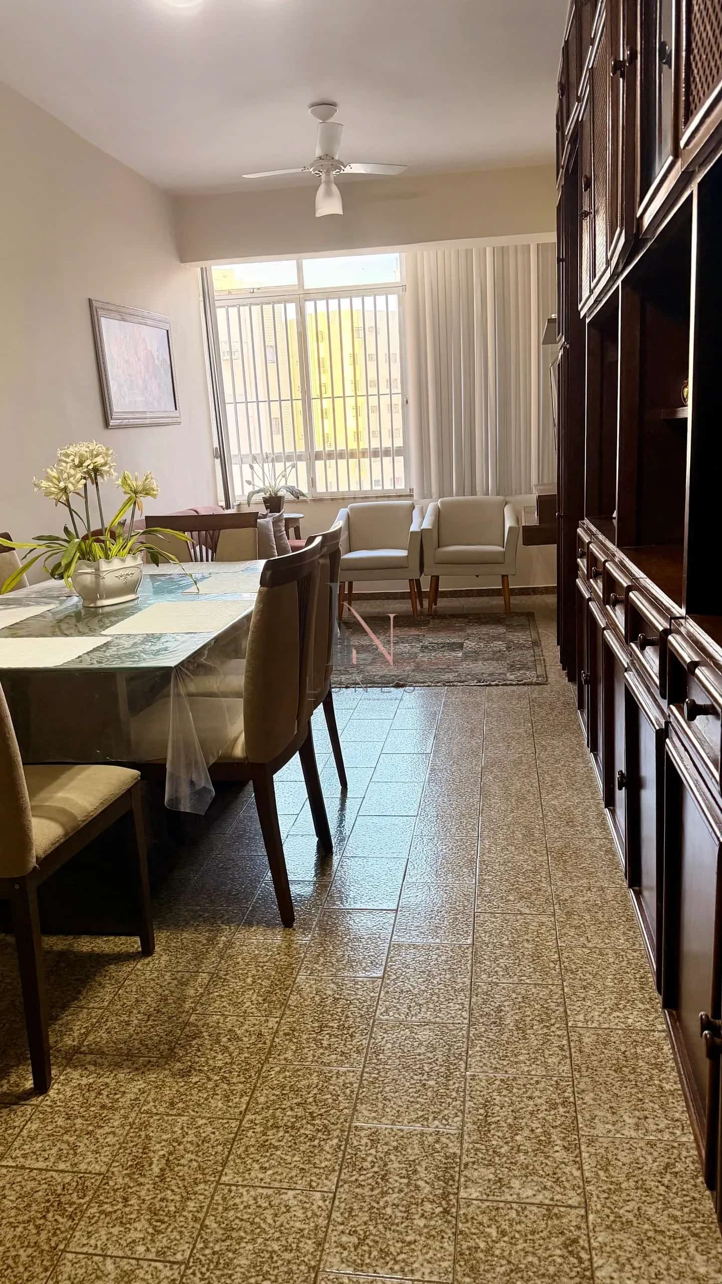 Apartamento de 2 Quartos e 1 Dependência na Praia do Morro